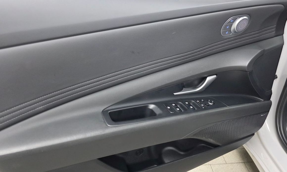 Hyundai AVANTE 2024