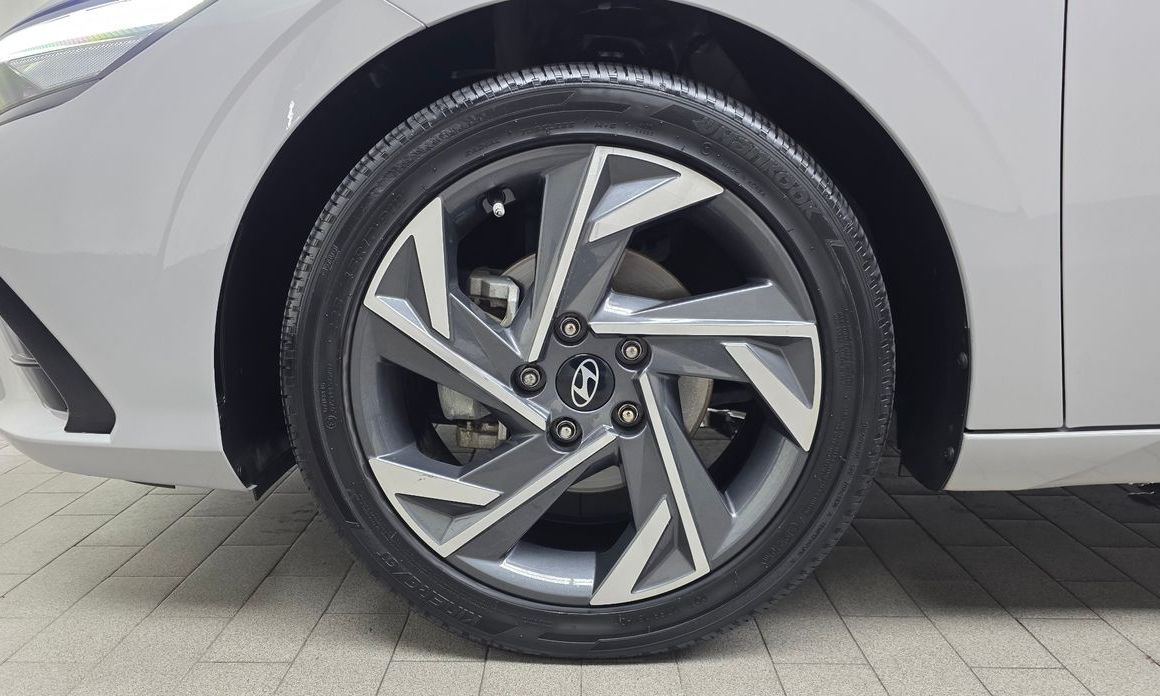 Hyundai AVANTE 2024