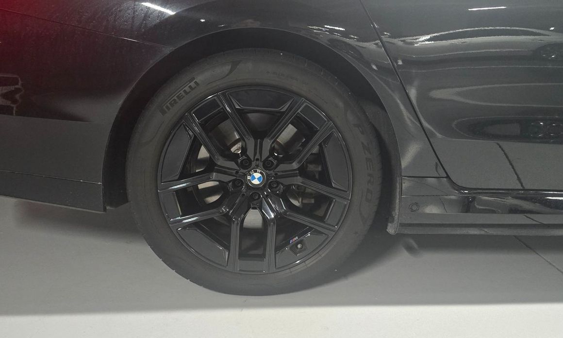BMW i7 2024