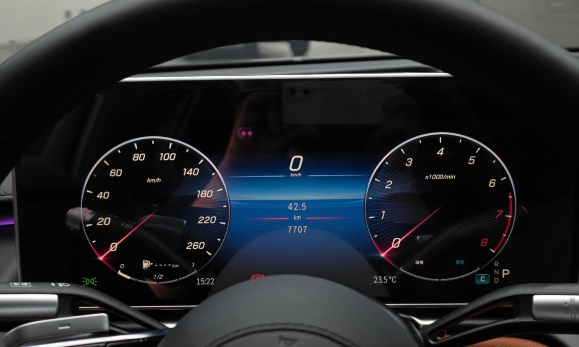 Mercedes-Benz S-Class 2025