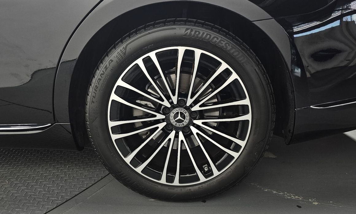 Mercedes-Benz S-Class 2025