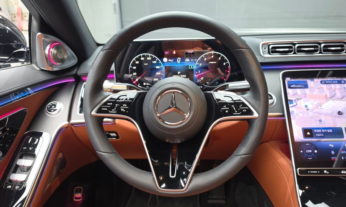 Mercedes-Benz S-Class 2025
