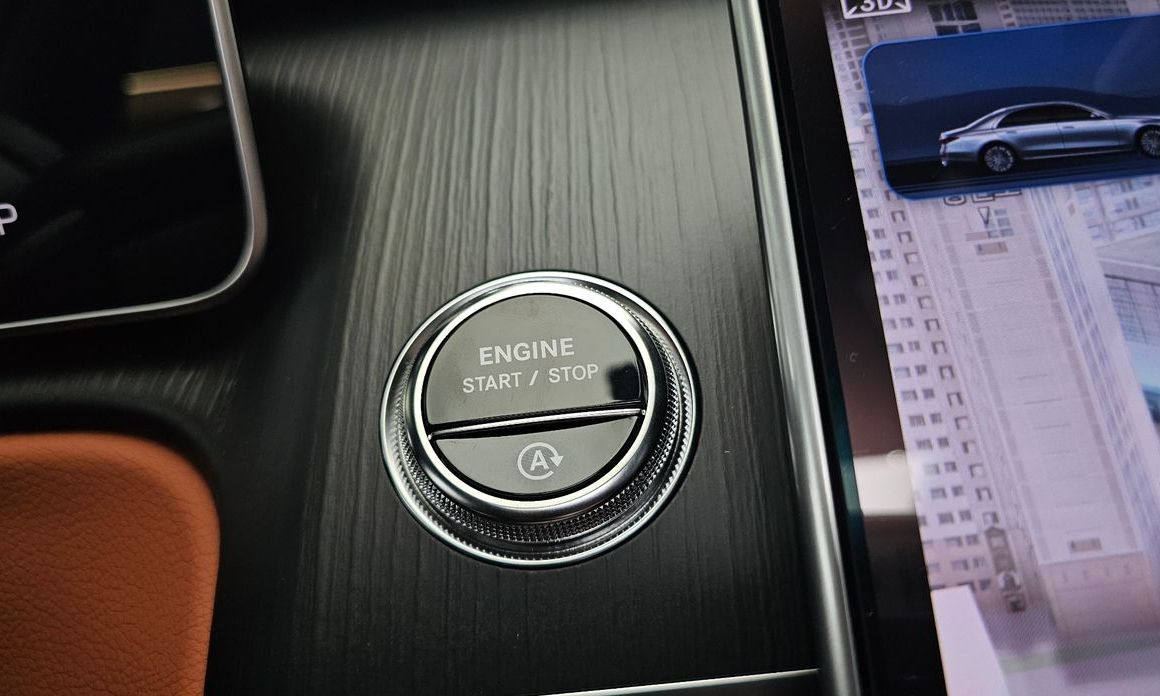 Mercedes-Benz S-Class 2025