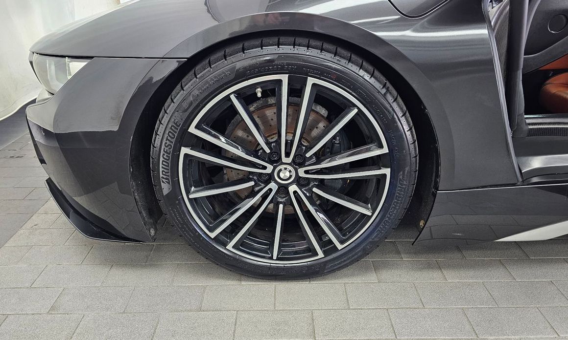 BMW i8 2019