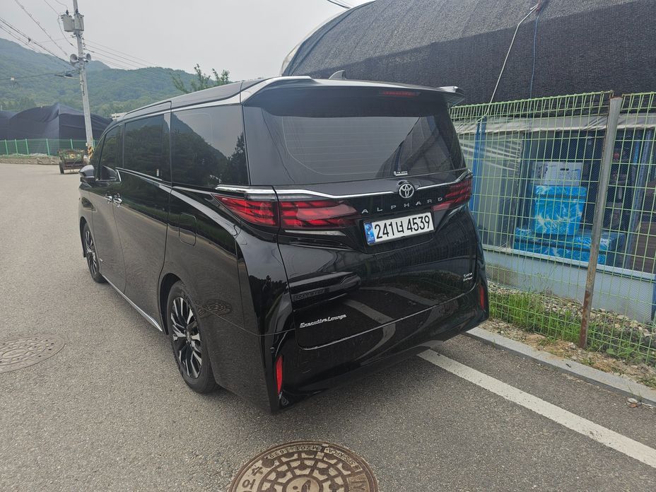 Toyota Alphard 2024