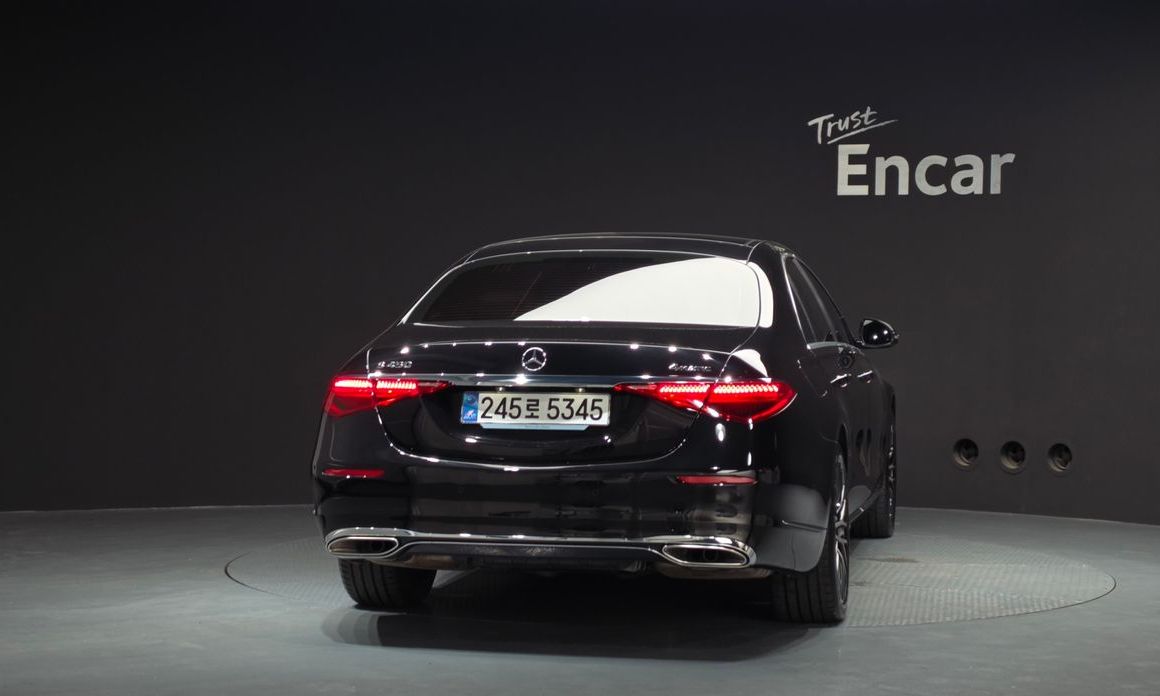 Mercedes-Benz S-Class 2025