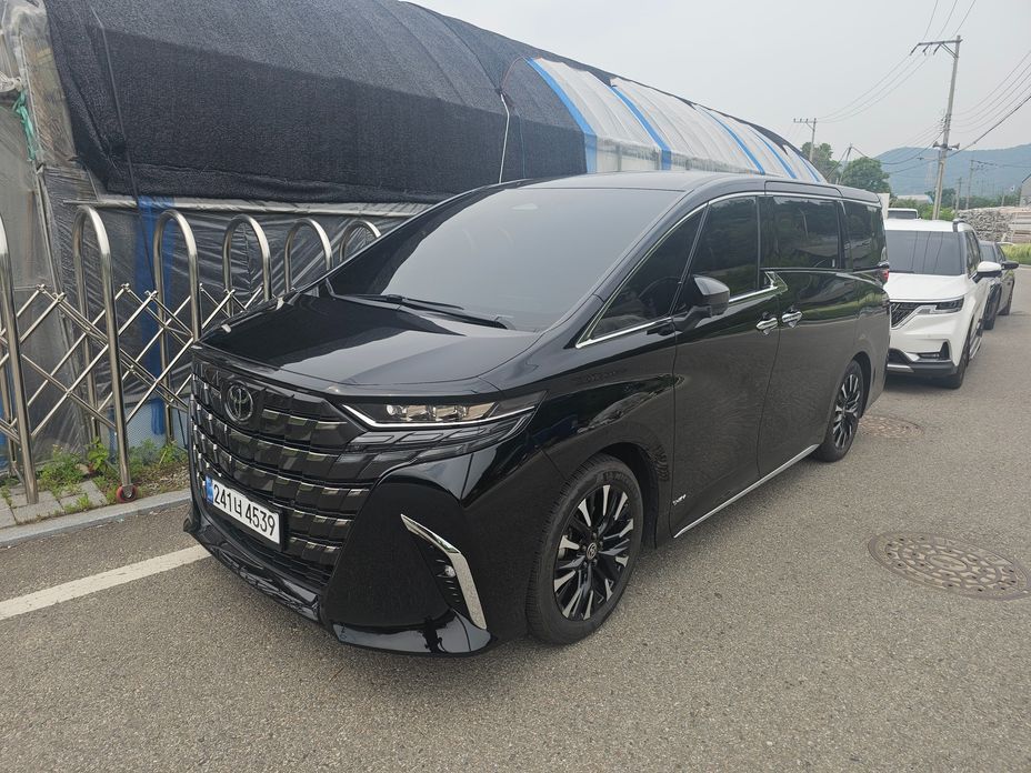 Toyota Alphard 2024