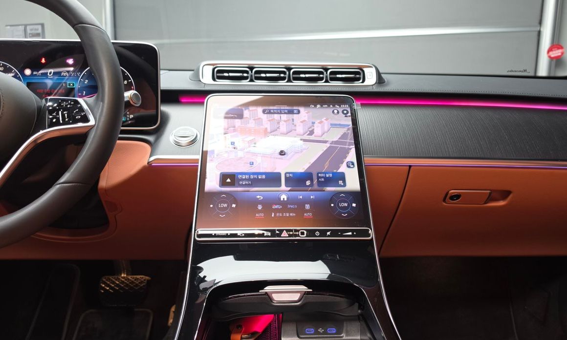 Mercedes-Benz S-Class 2025