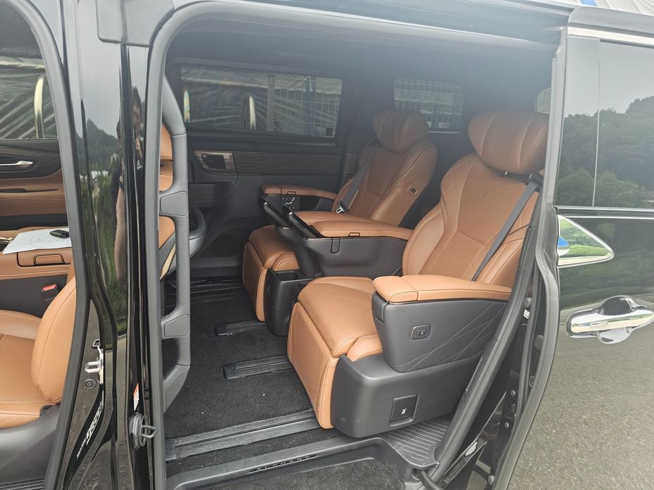 Toyota Alphard 2024