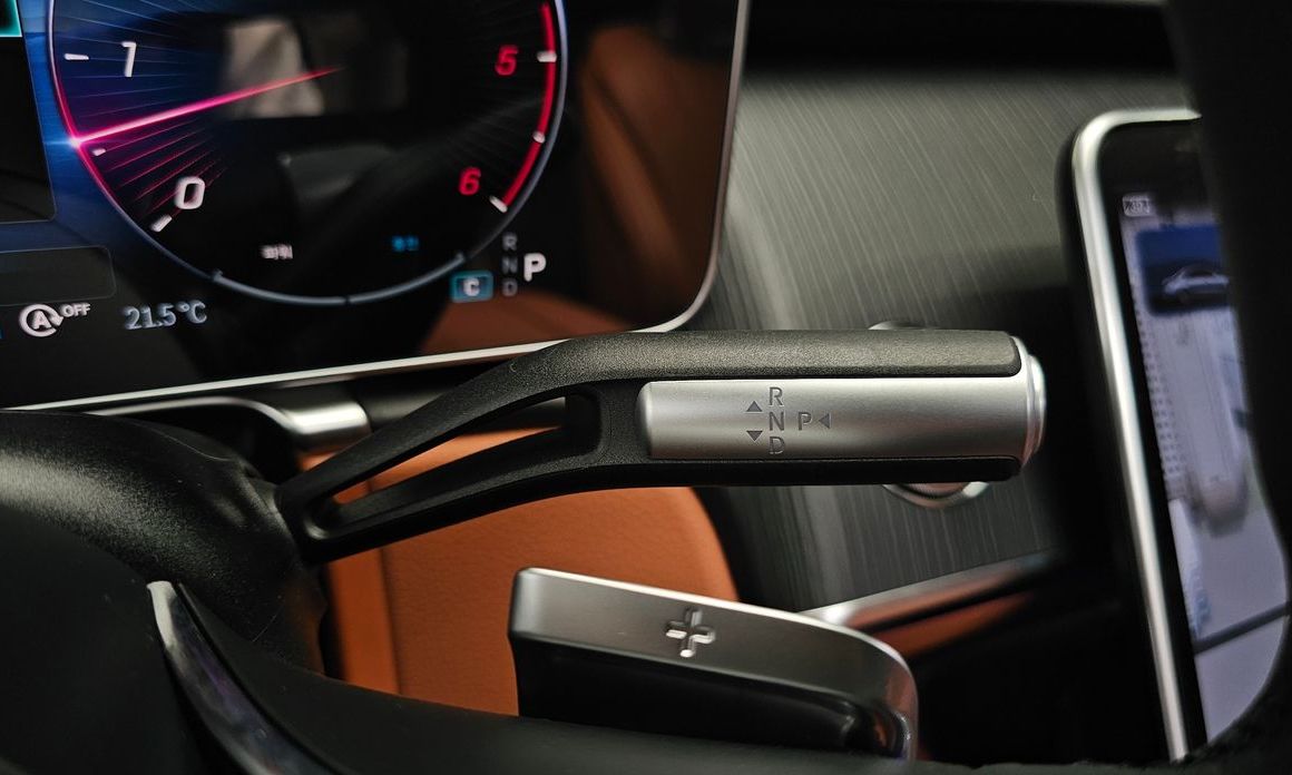Mercedes-Benz S-Class 2025
