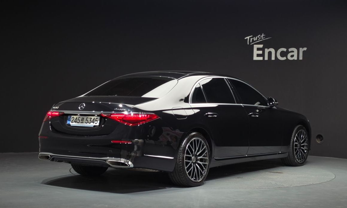 Mercedes-Benz S-Class 2025