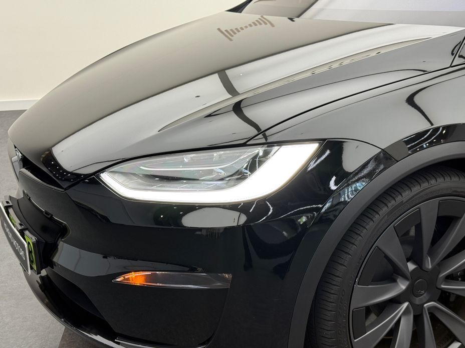Tesla Model X 2023