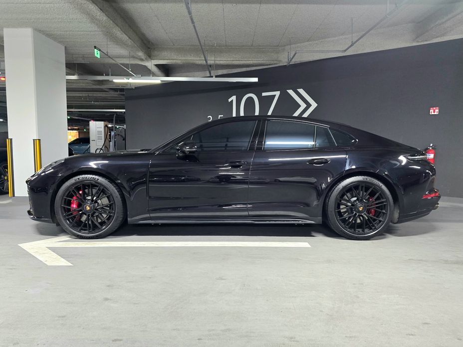 Porsche Panamera 2025