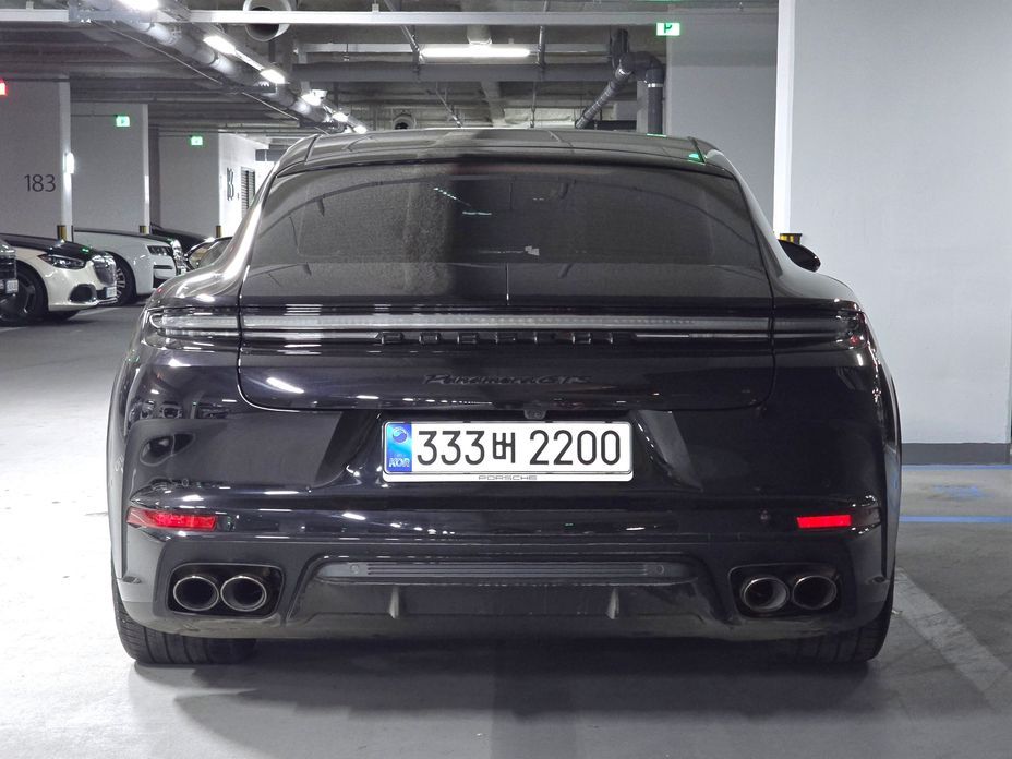 Porsche Panamera 2025