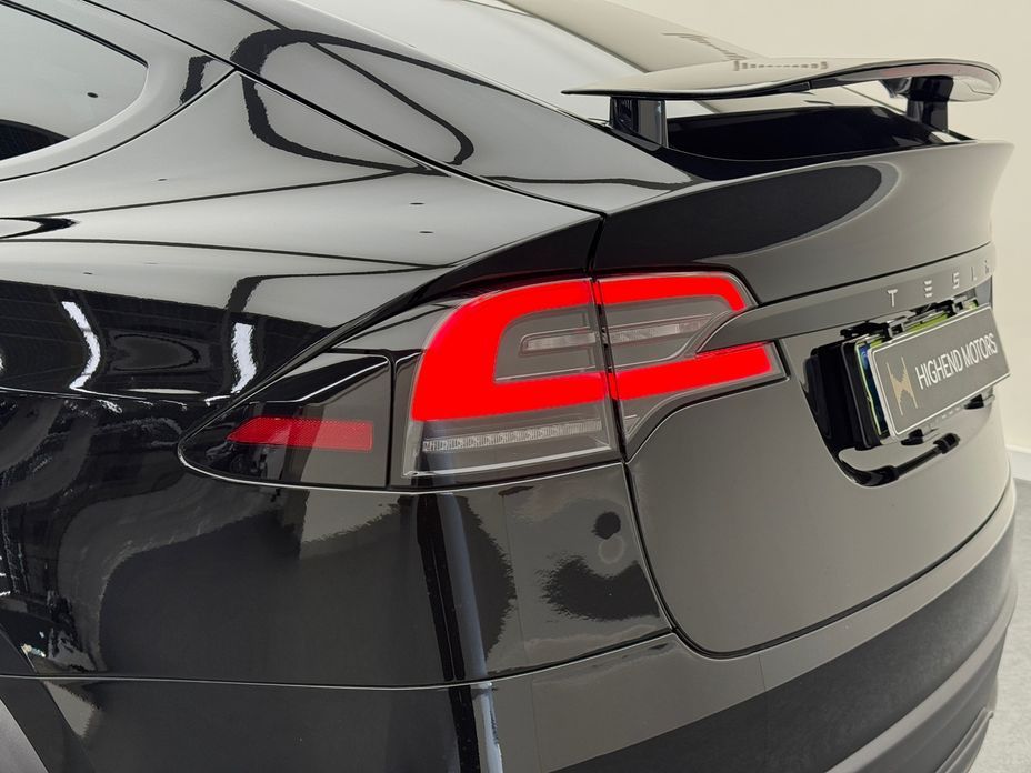 Tesla Model X 2023