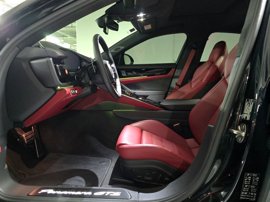 Porsche Panamera 2025