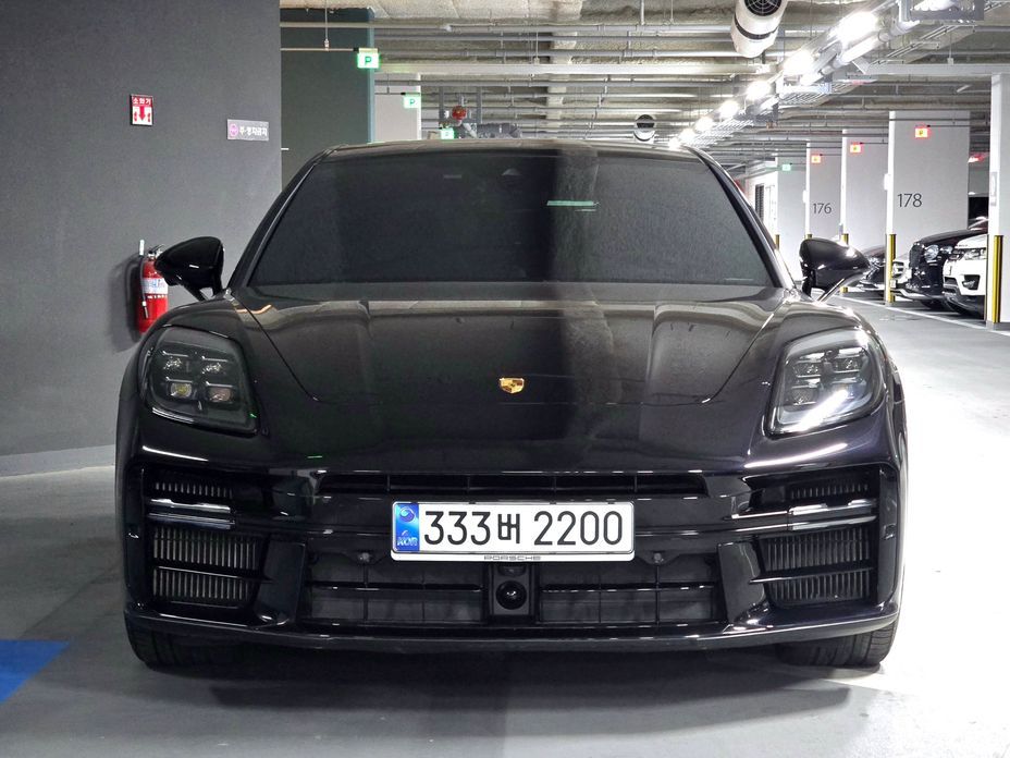 Porsche Panamera 2025