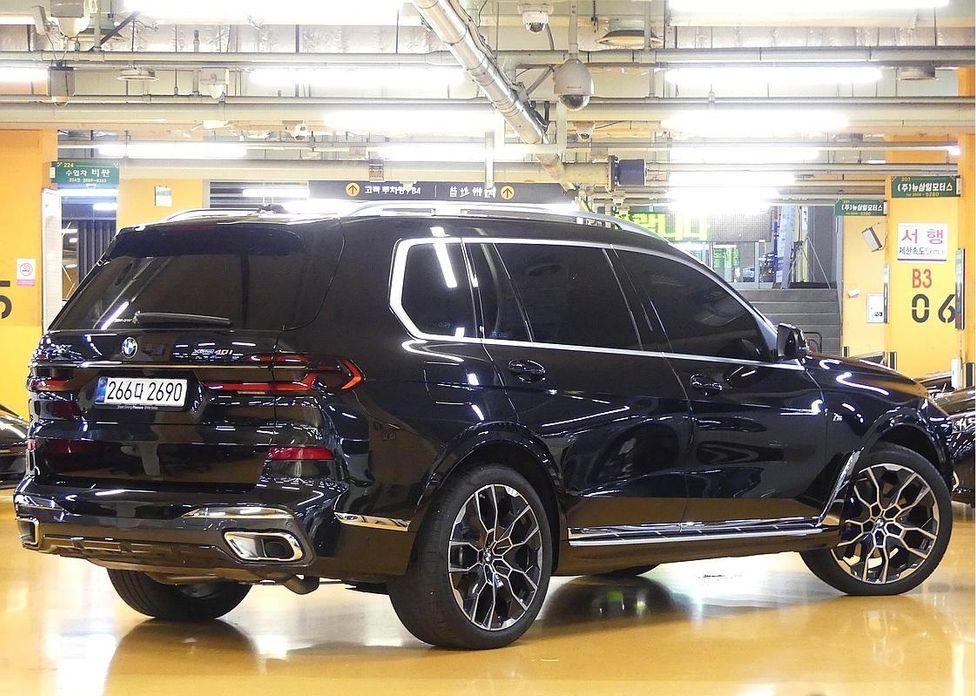 BMW X7 2025