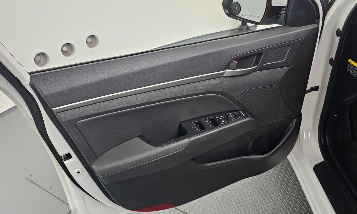 Hyundai AVANTE 2016