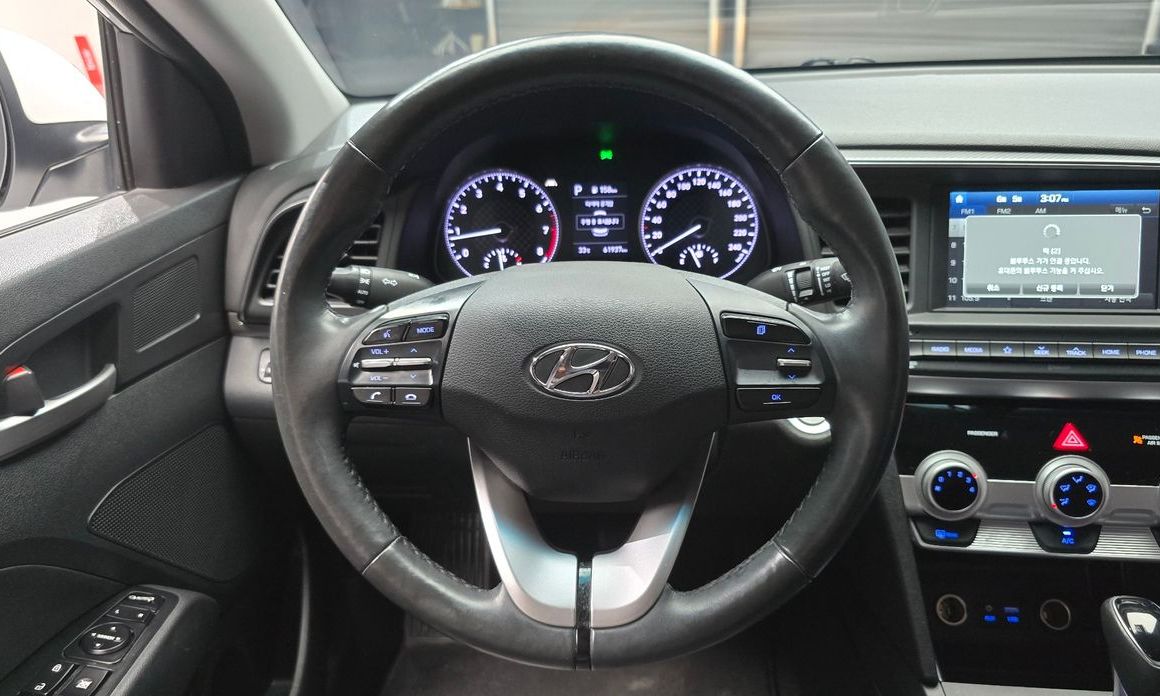 Hyundai AVANTE 2019