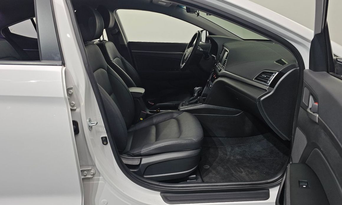 Hyundai AVANTE 2016
