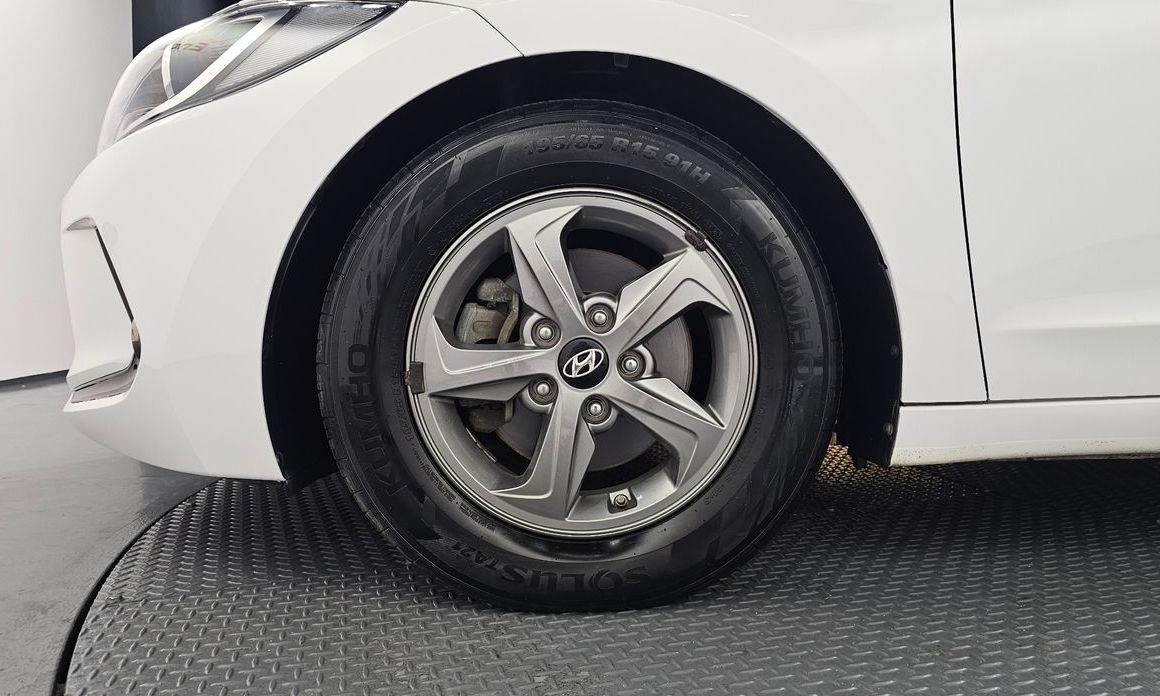 Hyundai AVANTE 2016