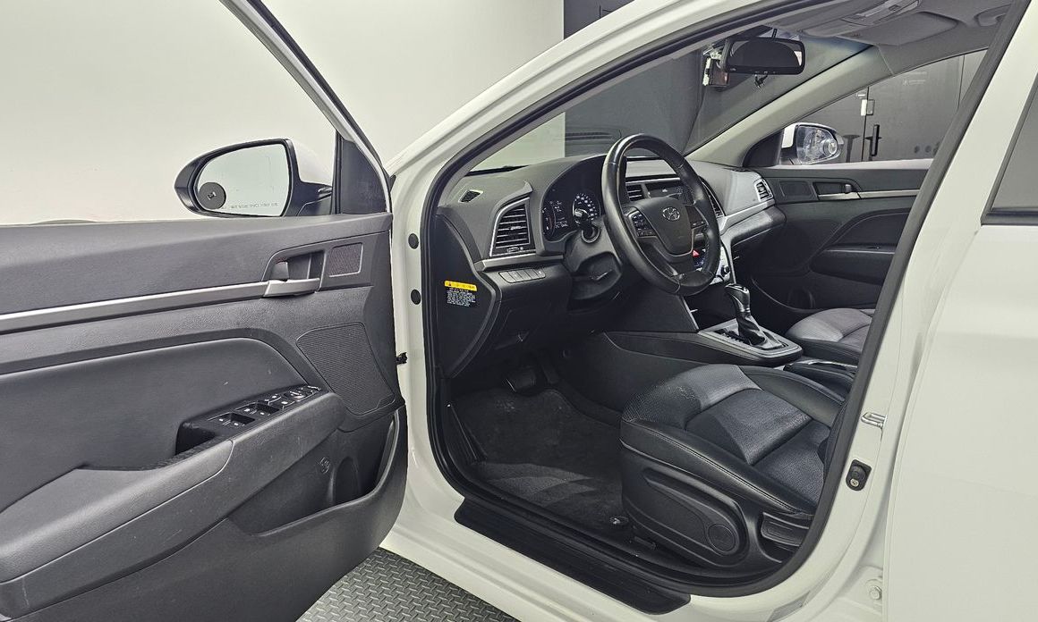 Hyundai AVANTE 2016