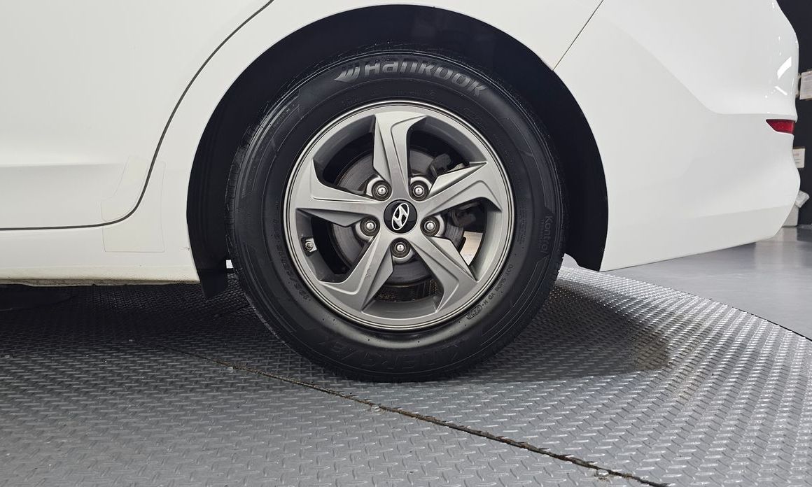 Hyundai AVANTE 2016