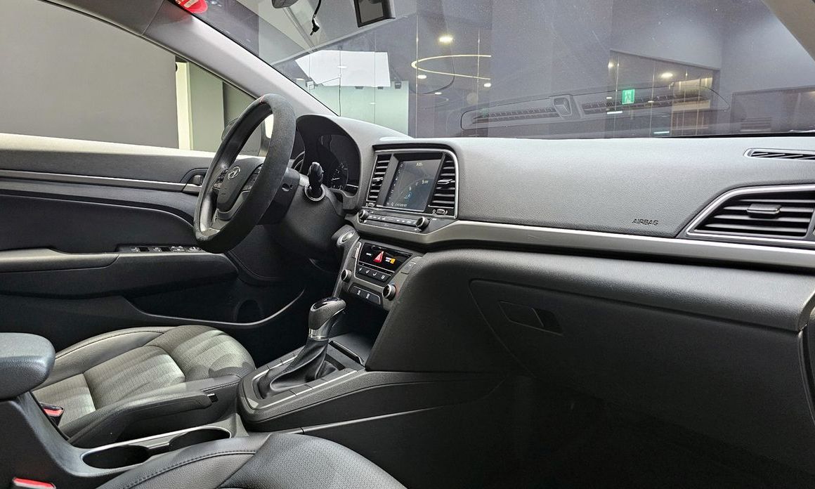 Hyundai AVANTE 2018