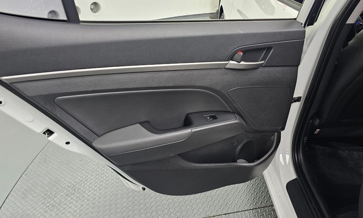 Hyundai AVANTE 2016