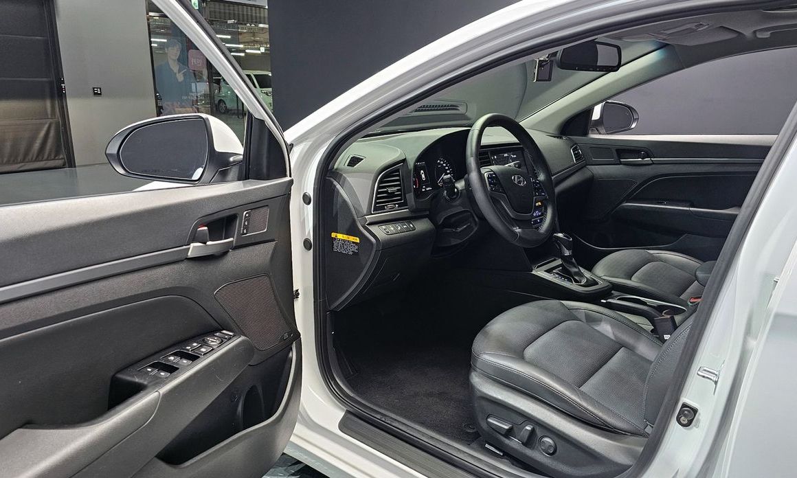 Hyundai AVANTE 2018