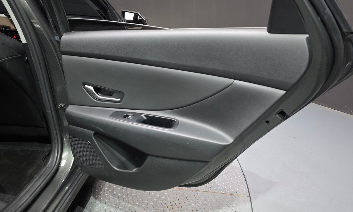 Hyundai AVANTE 2021