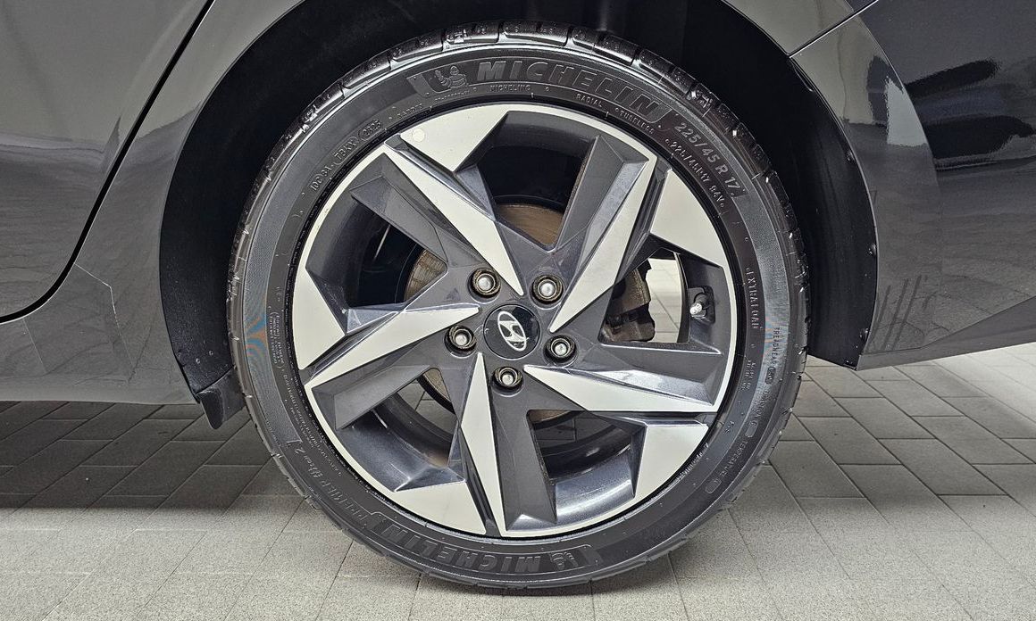 Hyundai AVANTE 2021
