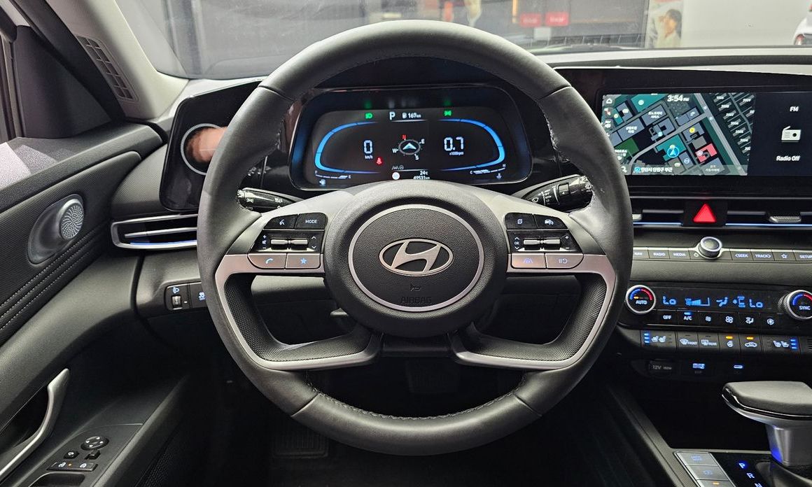 Hyundai AVANTE 2024