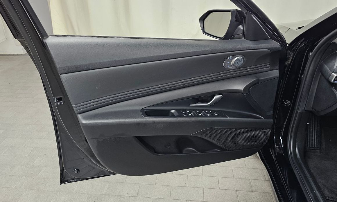 Hyundai AVANTE 2021