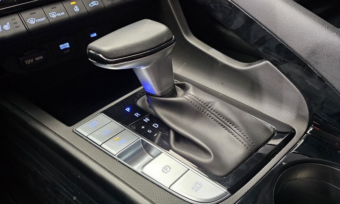 Hyundai AVANTE 2024