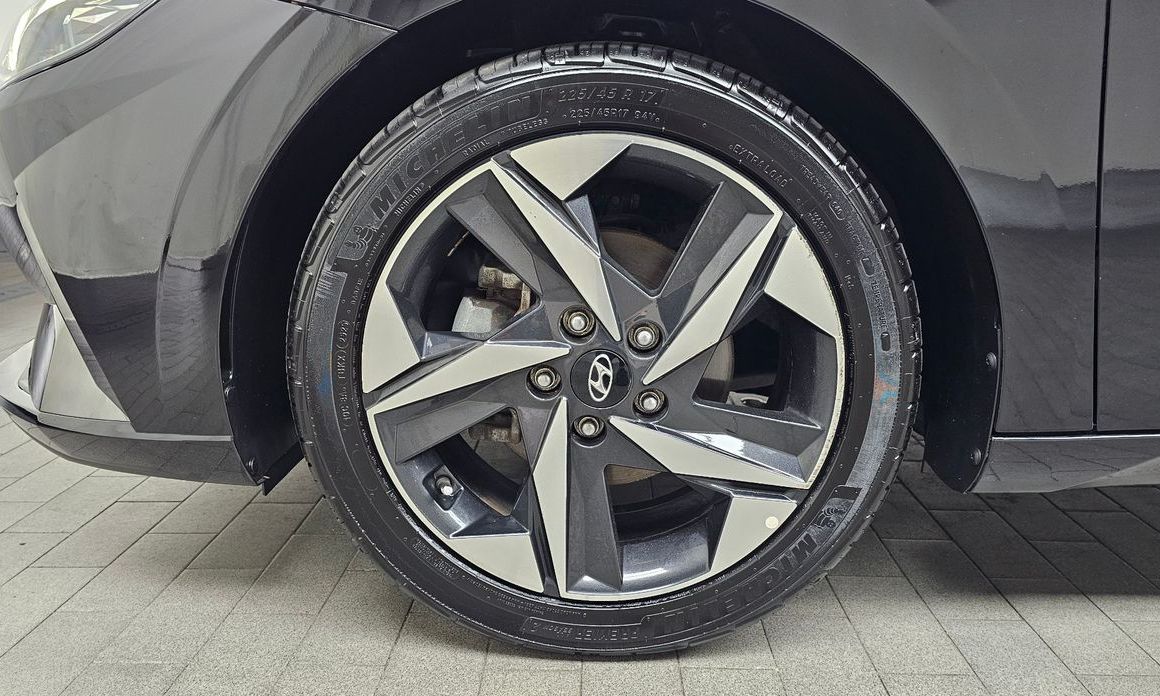 Hyundai AVANTE 2021
