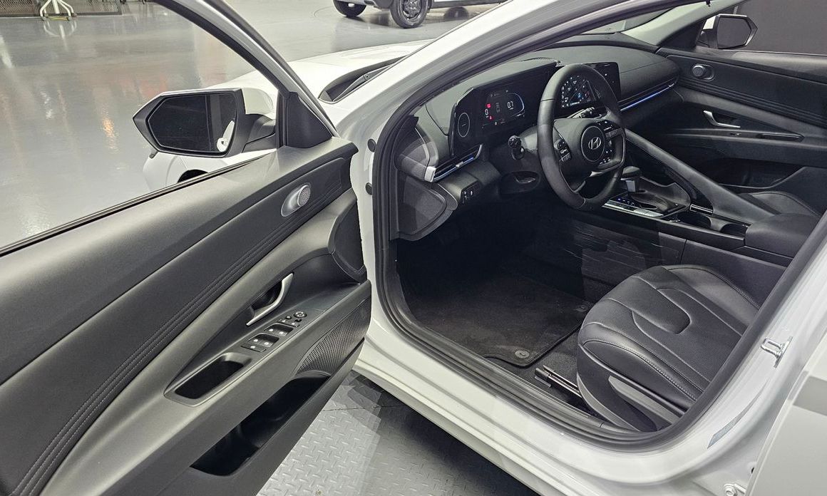 Hyundai AVANTE 2024