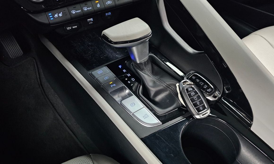 Hyundai AVANTE 2022