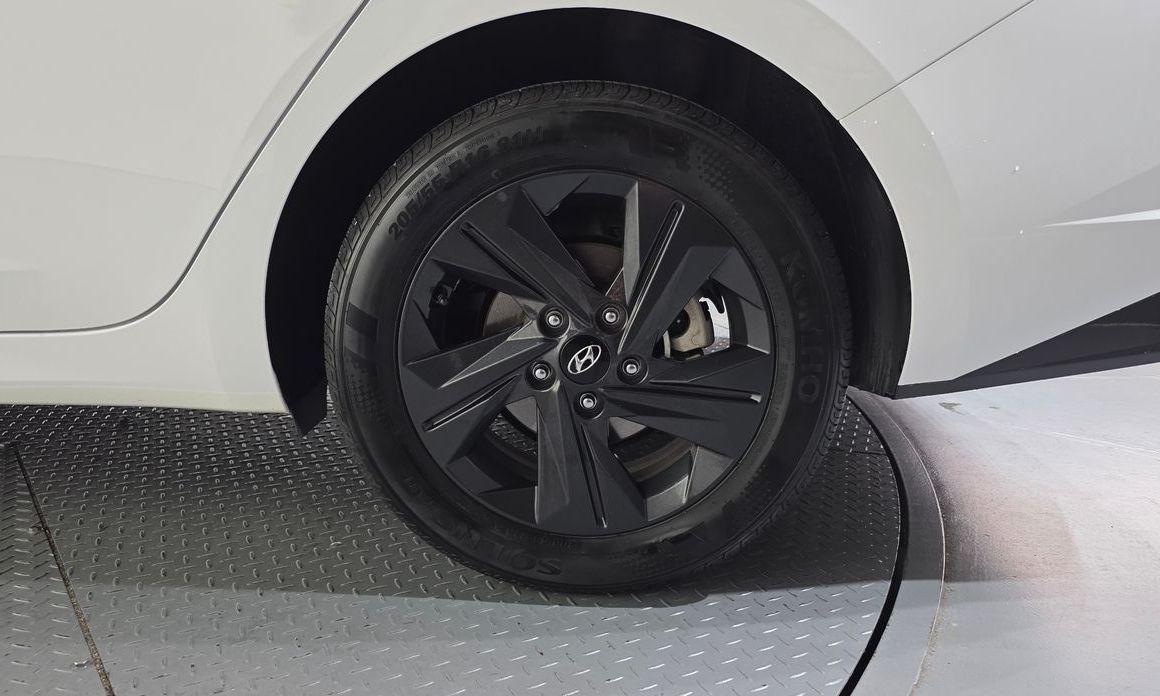 Hyundai AVANTE 2023