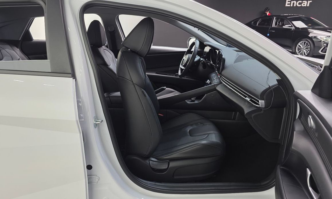 Hyundai AVANTE 2023