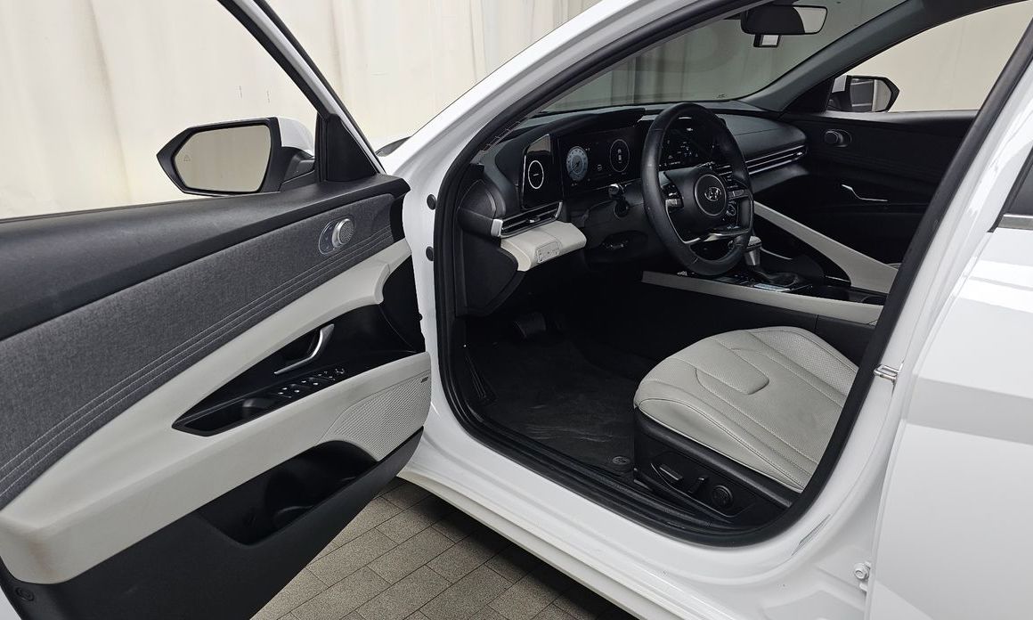 Hyundai AVANTE 2022