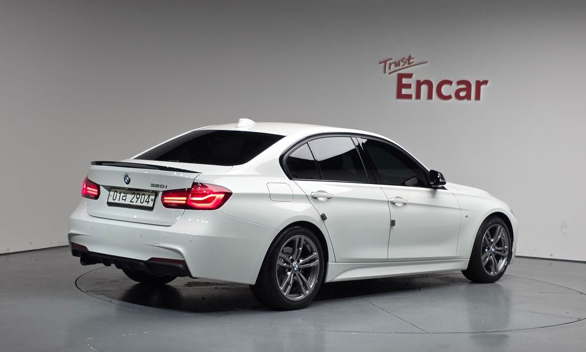 BMW 3-Series 2018