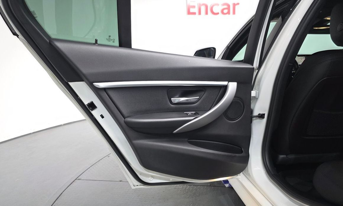 BMW 3-Series 2018