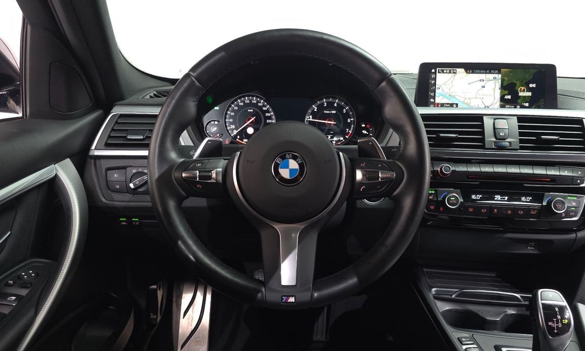 BMW 3-Series 2018
