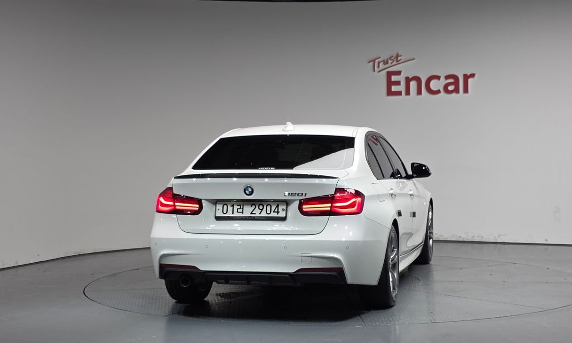 BMW 3-Series 2018