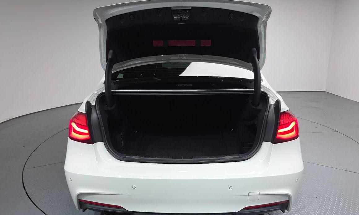 BMW 3-Series 2018