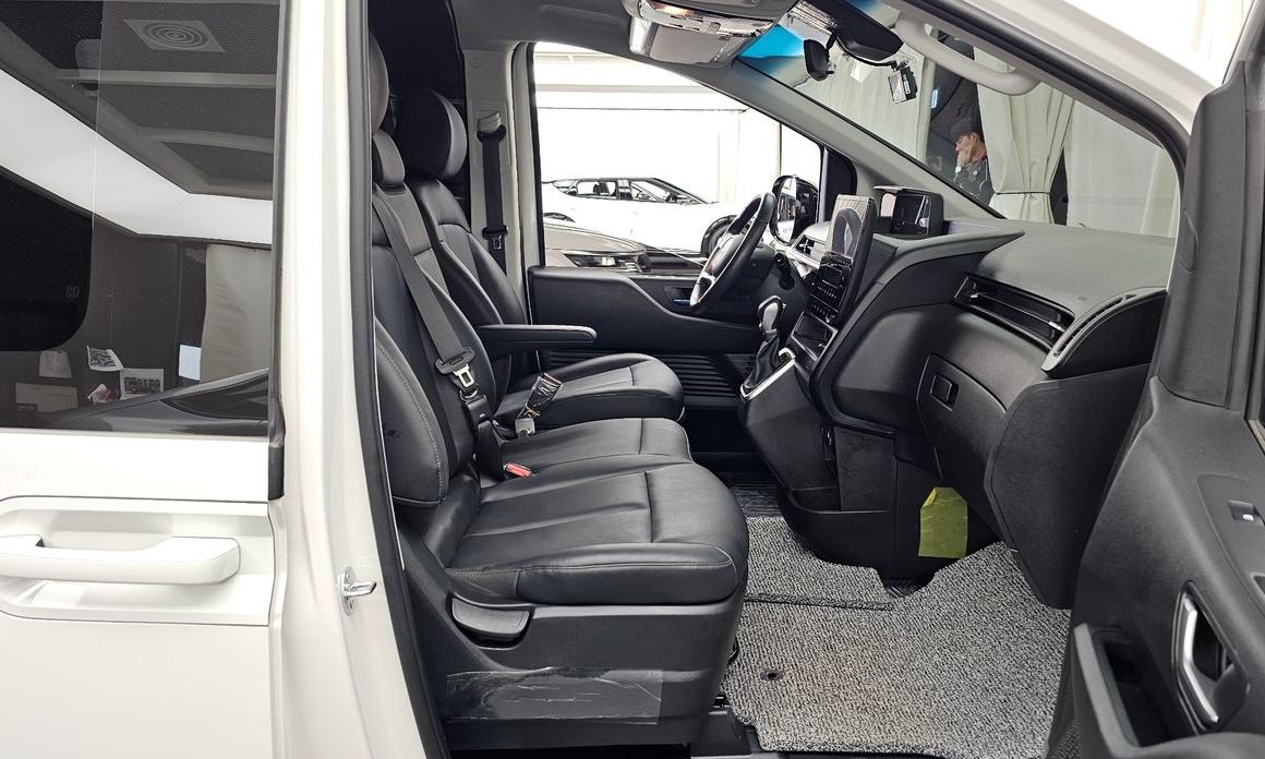 Hyundai Staria 2025