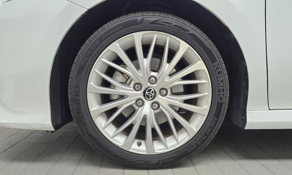 Toyota Camry 2019