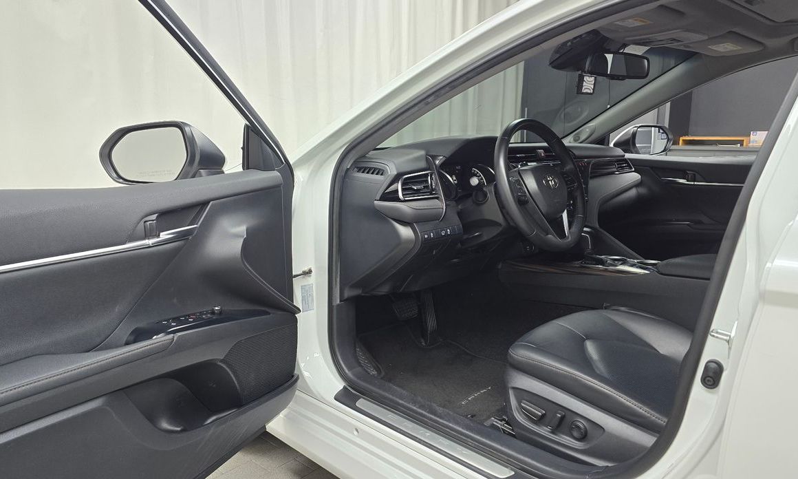 Toyota Camry 2019